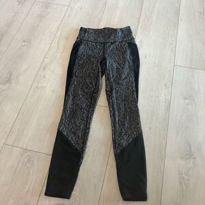 Lululemon high waist luon suited jacquard black/ white leggings with mesh accent